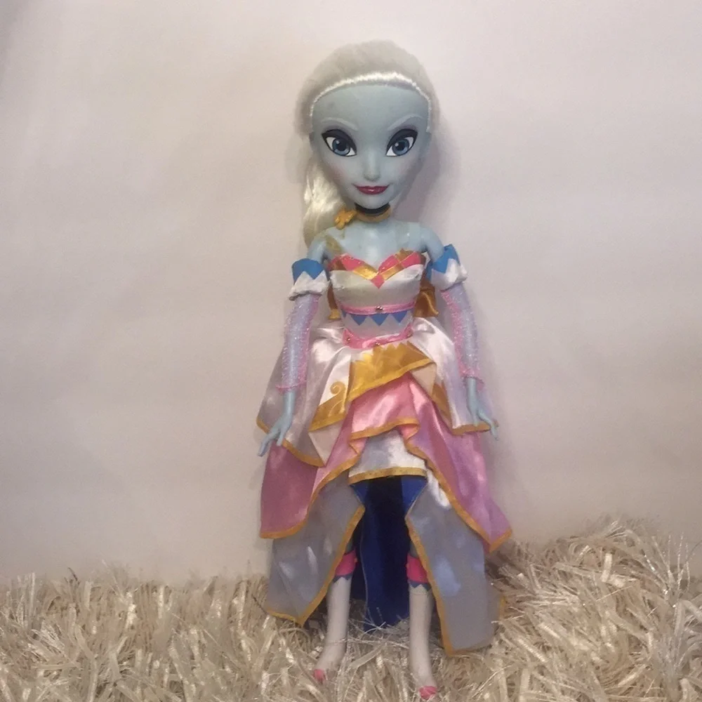 Disney Exclusive doll Carousel Carrie 12 “